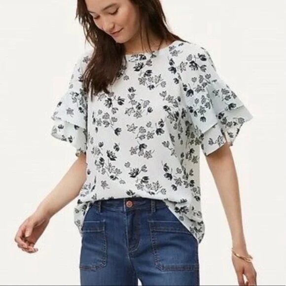 LOFT Tops - EUC✨ LOFT light blue/aqua women's XL Fleur Tiered Sleeve Top short sleeve blouse